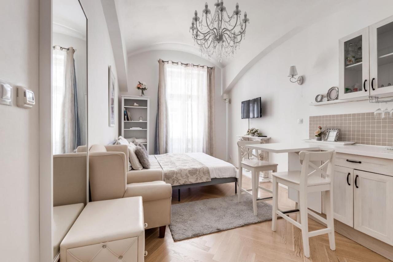 Apartments With The Lions براغ المظهر الخارجي الصورة