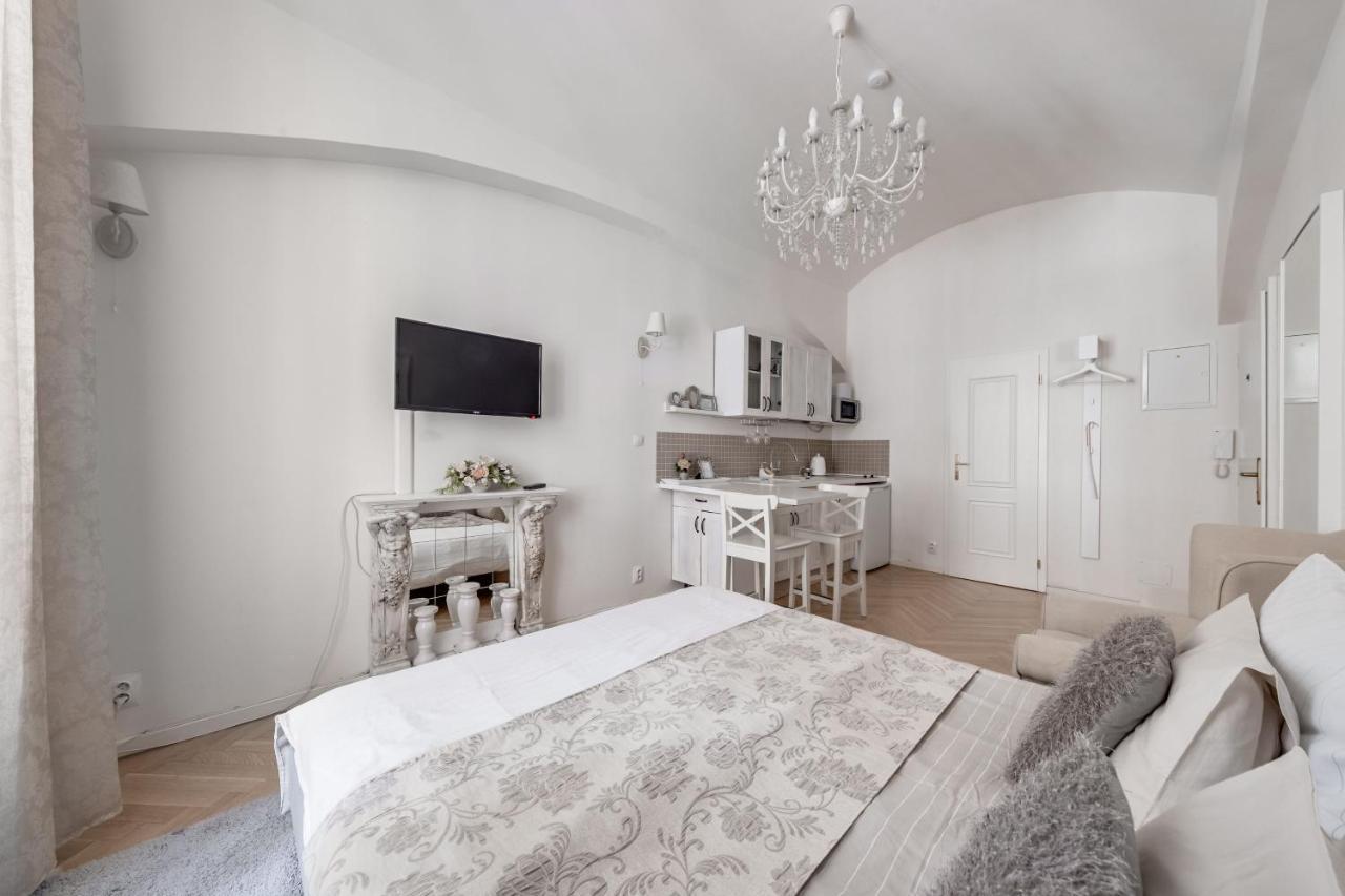 Apartments With The Lions براغ المظهر الخارجي الصورة